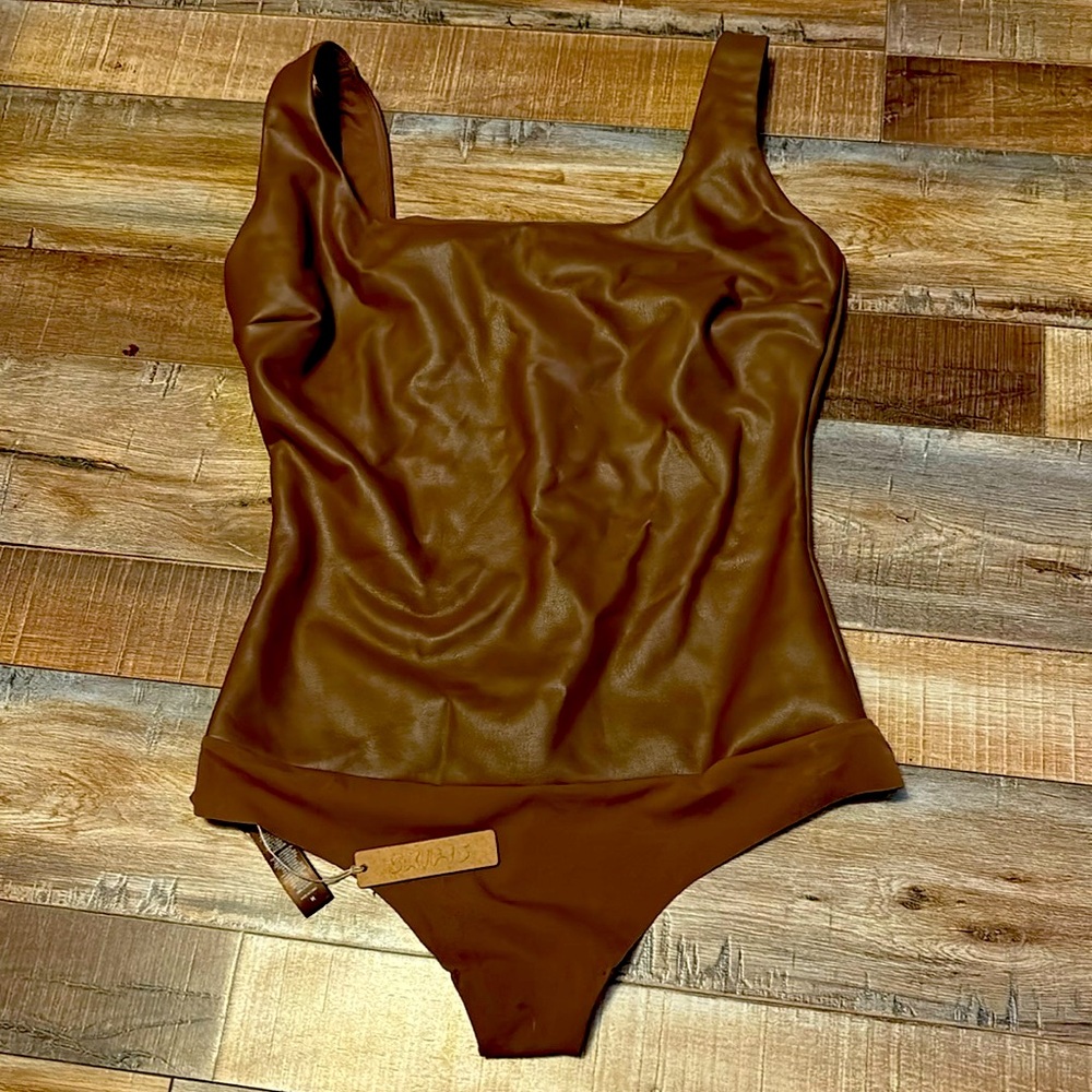 Skims NWT bodysuit
